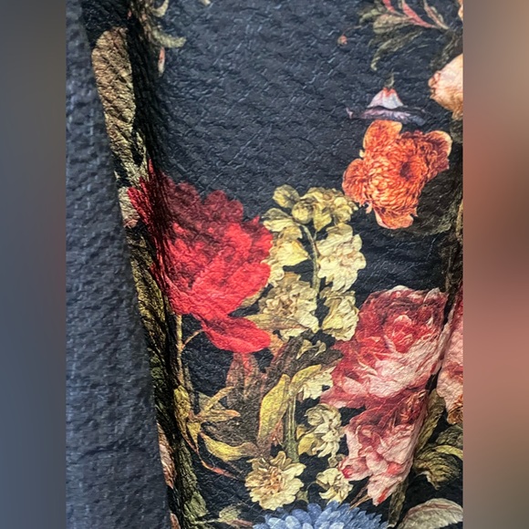 Guzella Blue Floral A-Line Skirt - Picture 2 of 5